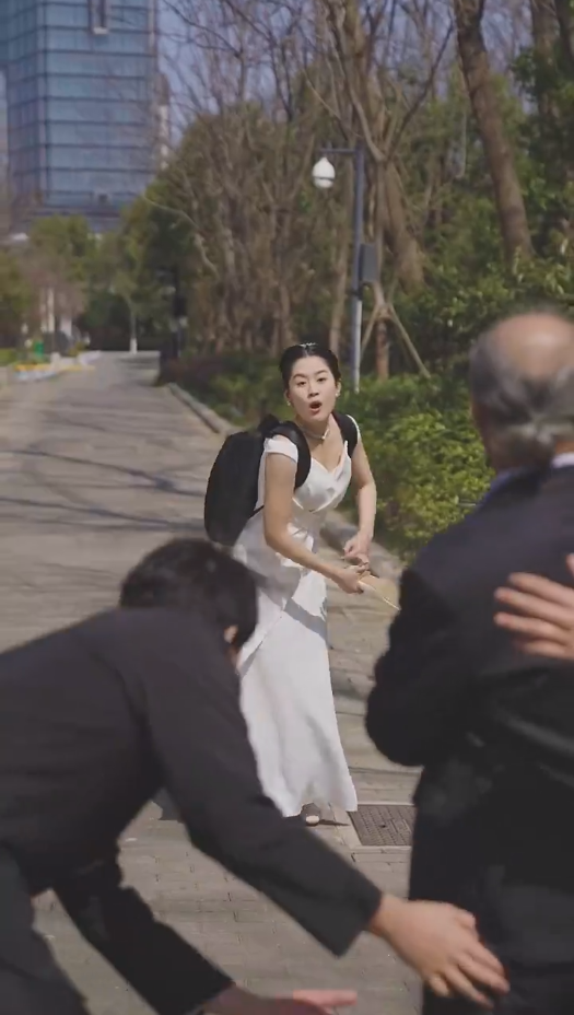 纪总看清楚我是你保镖第42集